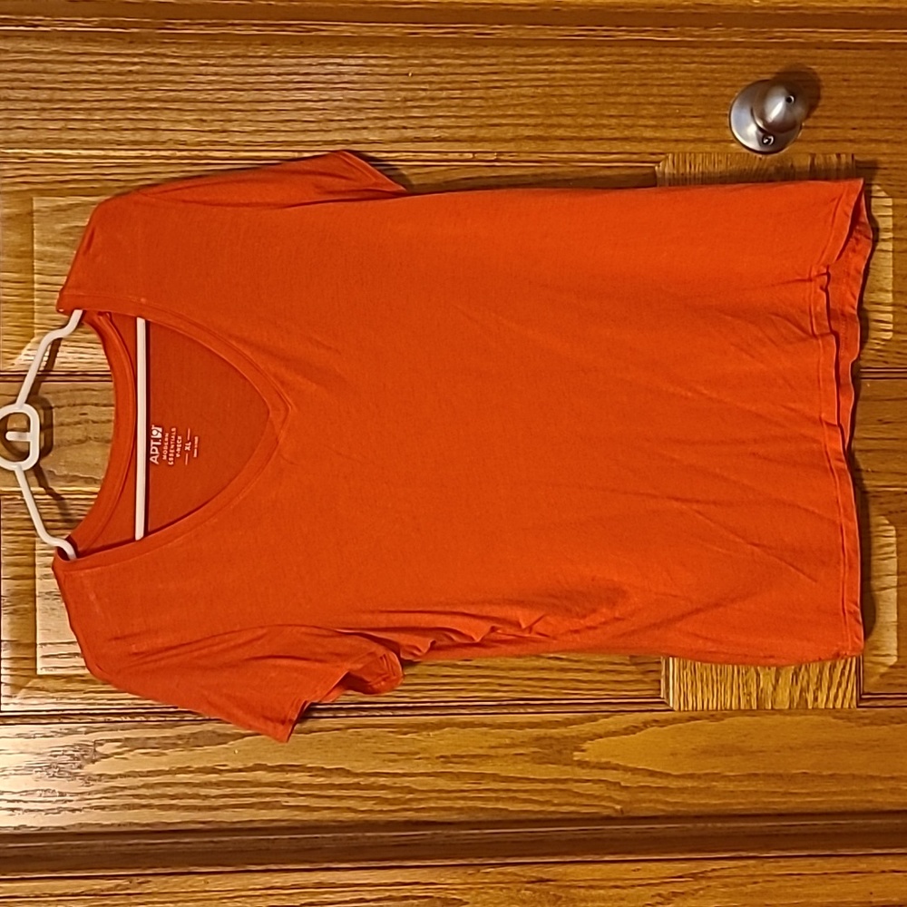 Short sleeved coral v-neck shirt